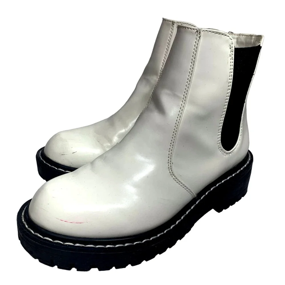 EUC White Leather Scrambler‎ Platform Chelsea Boots Size 7W